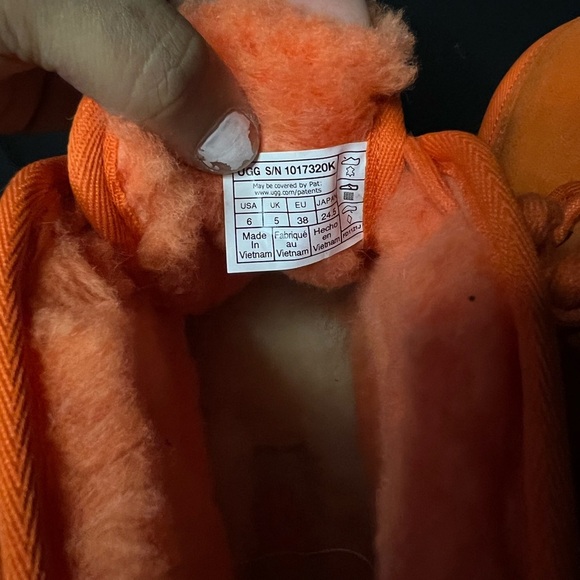 UGG Kids Neumel II Boot Orange Suede - Picture 6 of 9